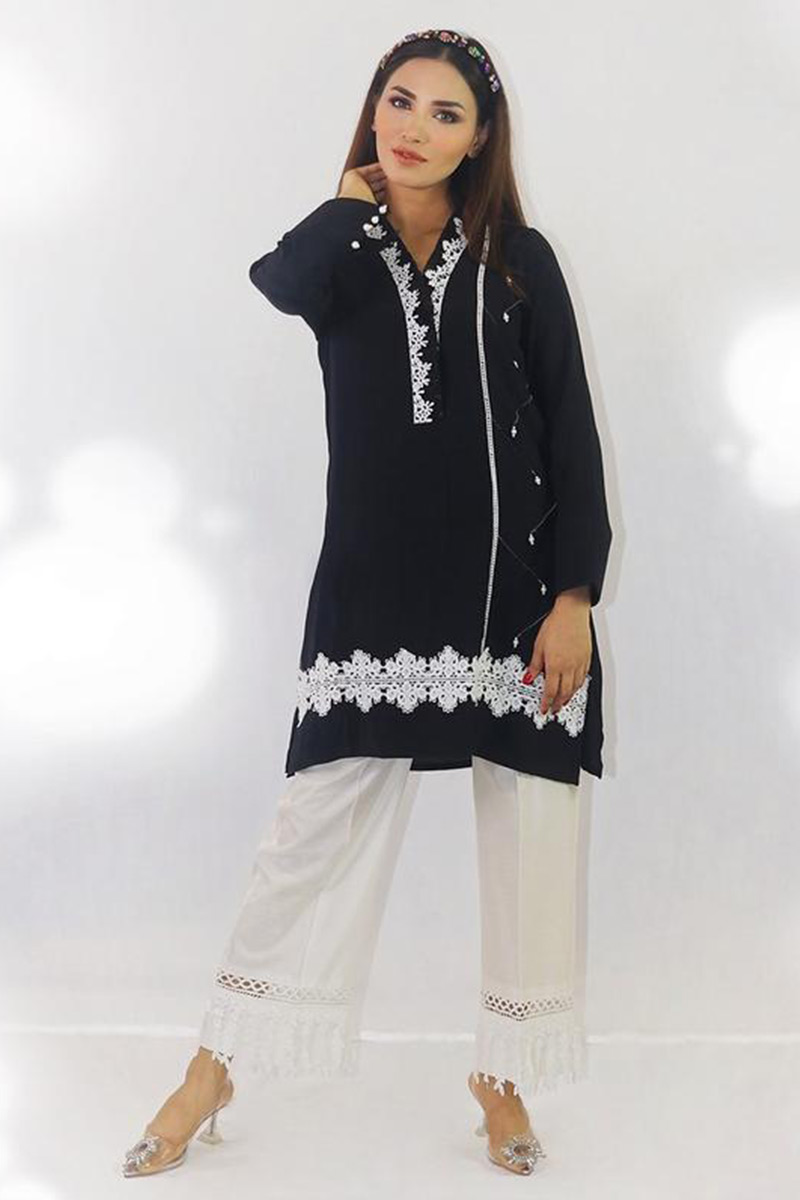 Fatima Khan Pakistani Designer|Blackened Pearl